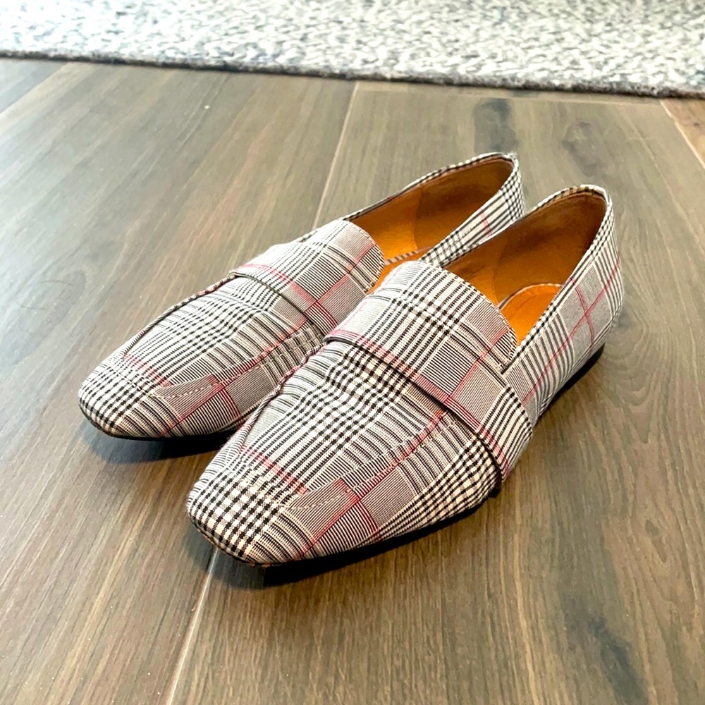 Like new, plaid loafers